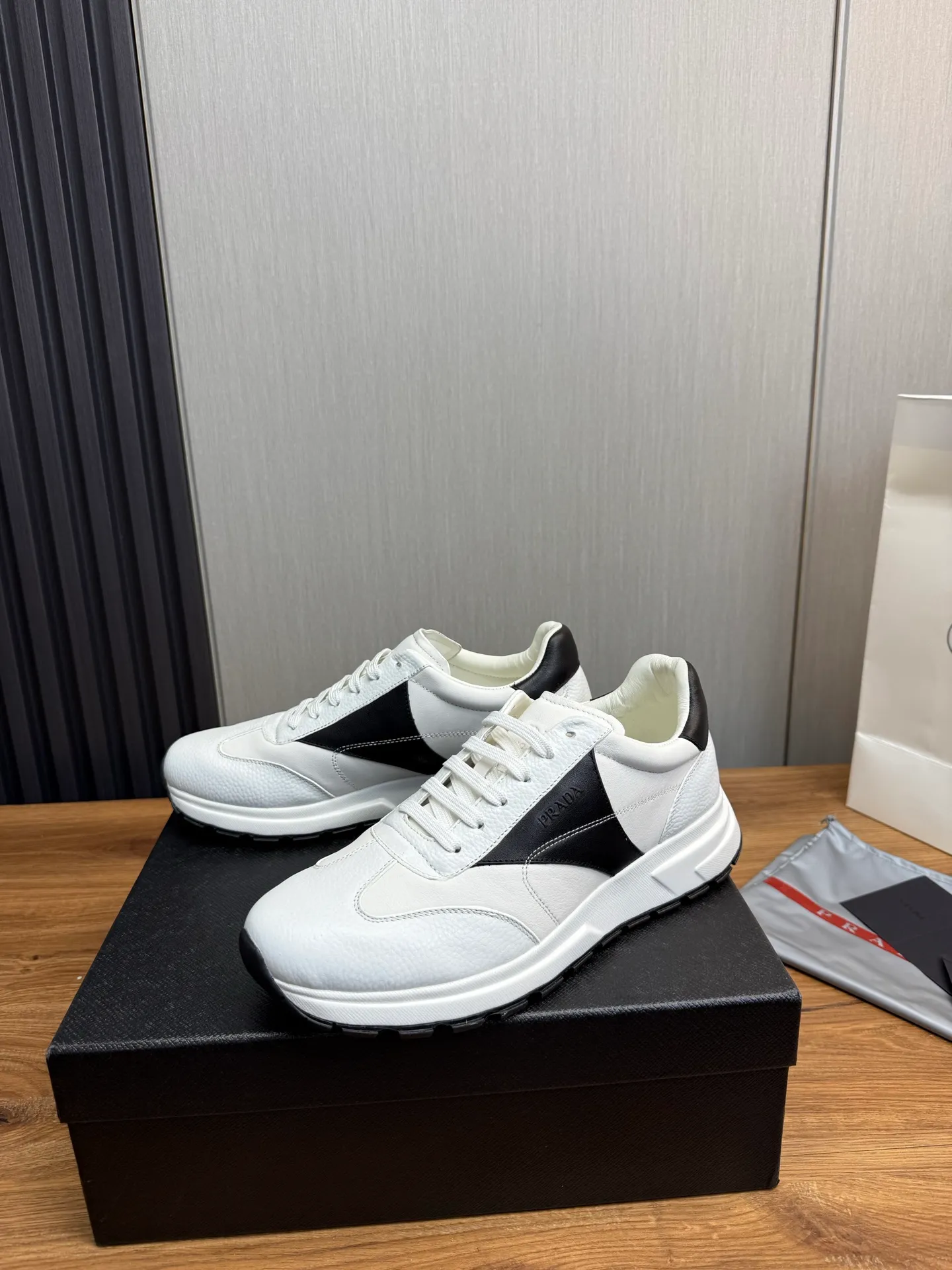 Men's shoes 💰800💰 [PRADA] Men's shoes are popular in the counter, official website is synchronized, 1 high-quality shipment ✔️Original cowhide + cowhide lining, 1🆚1 replica, original sole, 38-45 (38.45 custom-made, non-returnable)